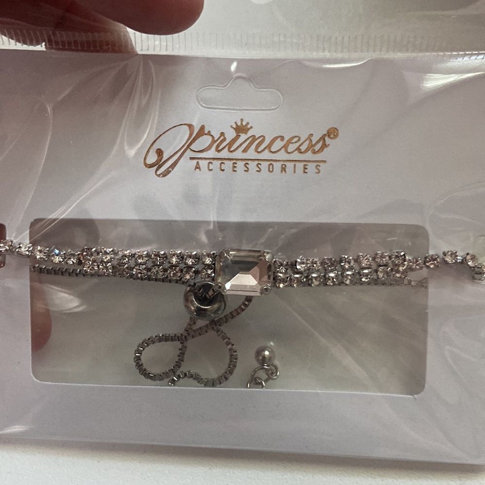 ✨3/$10✨ WOMEN'S GOLD or SILVER BLING BRACELET - Picture 1 of 4